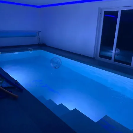 Apartman S Bazenem A Saunou Kadaň Exteriér fotografie